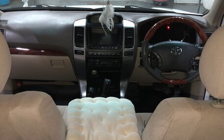 Toyota Land Cruiser Prado 120 рестайлинг, 2005 год, 2 080 000 рублей, 10 фотография