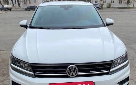 Volkswagen Tiguan II, 2020 год, 2 420 000 рублей, 1 фотография