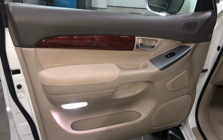 Toyota Land Cruiser Prado 120 рестайлинг, 2005 год, 2 080 000 рублей, 16 фотография