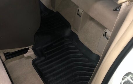 Toyota Land Cruiser Prado 120 рестайлинг, 2005 год, 2 080 000 рублей, 25 фотография
