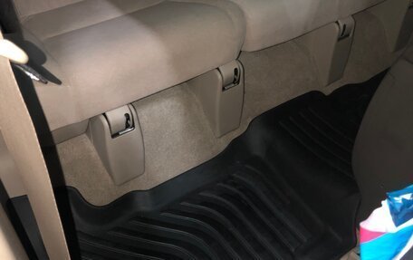 Toyota Land Cruiser Prado 120 рестайлинг, 2005 год, 2 080 000 рублей, 23 фотография