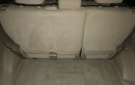 Toyota Land Cruiser Prado 120 рестайлинг, 2005 год, 2 080 000 рублей, 29 фотография