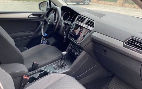 Volkswagen Tiguan II, 2020 год, 2 420 000 рублей, 9 фотография