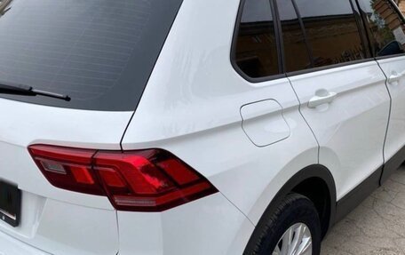Volkswagen Tiguan II, 2020 год, 2 420 000 рублей, 7 фотография