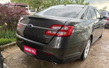 Ford Taurus VI рестайлинг, 2015 год, 1 750 000 рублей, 24 фотография