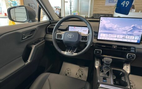 Toyota RAV4, 2026 год, 4 399 900 рублей, 13 фотография