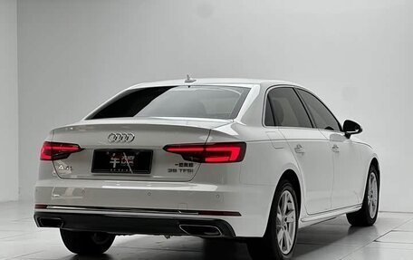 Audi A4, 2019 год, 1 930 000 рублей, 6 фотография