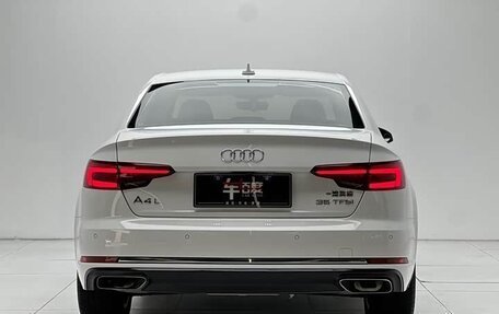 Audi A4, 2019 год, 1 930 000 рублей, 5 фотография
