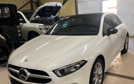Mercedes-Benz A-Класс, 2018 год, 3 100 000 рублей, 4 фотография