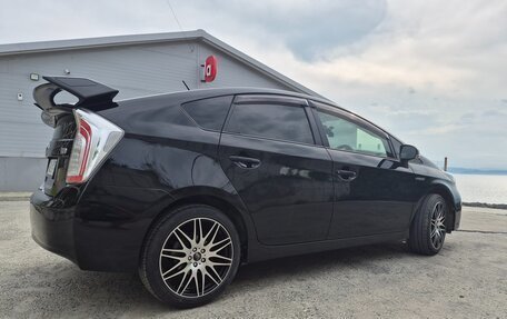 Toyota Prius, 2014 год, 1 080 000 рублей, 2 фотография