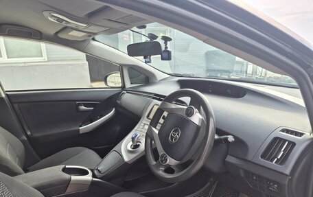 Toyota Prius, 2014 год, 1 080 000 рублей, 13 фотография