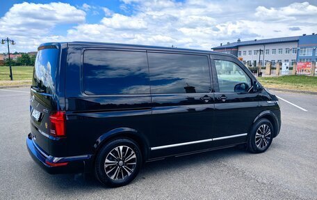 Volkswagen Multivan T6 рестайлинг, 2022 год, 6 800 000 рублей, 3 фотография