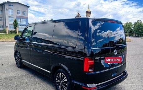 Volkswagen Multivan T6 рестайлинг, 2022 год, 6 800 000 рублей, 7 фотография