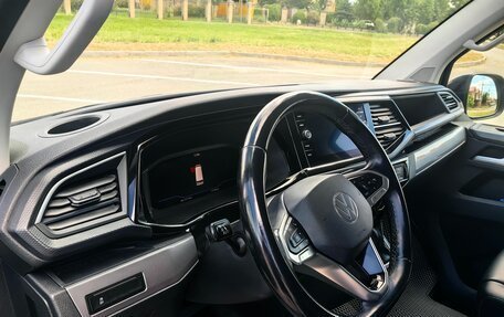 Volkswagen Multivan T6 рестайлинг, 2022 год, 6 800 000 рублей, 15 фотография