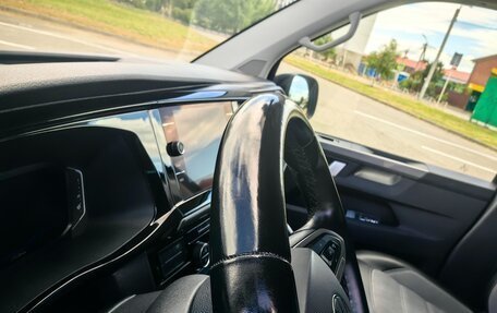 Volkswagen Multivan T6 рестайлинг, 2022 год, 6 800 000 рублей, 16 фотография