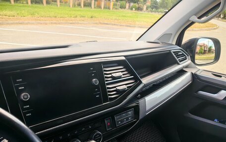 Volkswagen Multivan T6 рестайлинг, 2022 год, 6 800 000 рублей, 17 фотография
