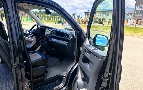Volkswagen Multivan T6 рестайлинг, 2022 год, 6 800 000 рублей, 24 фотография