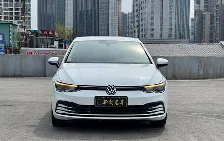 Volkswagen Golf VIII, 2021 год, 1 240 000 рублей, 2 фотография