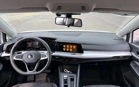 Volkswagen Golf VIII, 2021 год, 1 240 000 рублей, 8 фотография