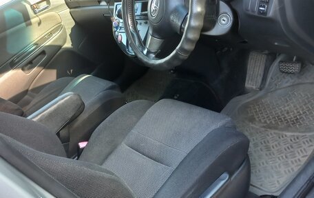 Toyota Wish II, 2003 год, 720 000 рублей, 6 фотография