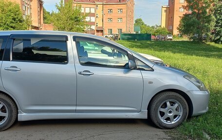 Toyota Wish II, 2003 год, 720 000 рублей, 7 фотография