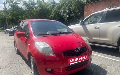 Toyota Yaris III рестайлинг, 2007 год, 650 000 рублей, 3 фотография