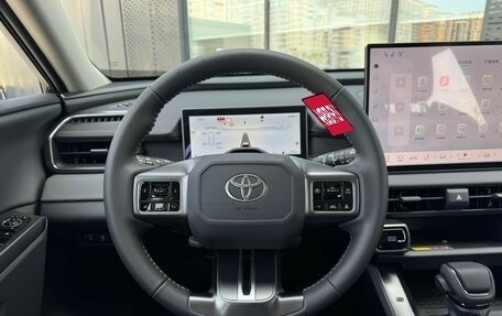 Toyota RAV4, 2026 год, 4 235 000 рублей, 33 фотография