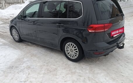 Volkswagen Touran III, 2017 год, 1 200 000 рублей, 5 фотография