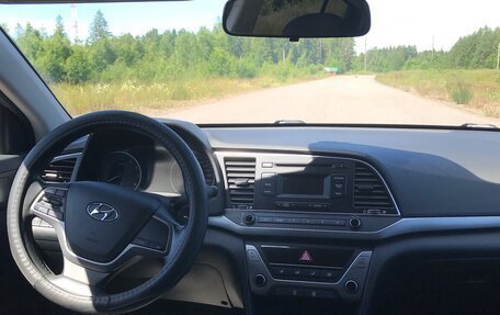 Hyundai Elantra VI рестайлинг, 2018 год, 1 330 000 рублей, 10 фотография