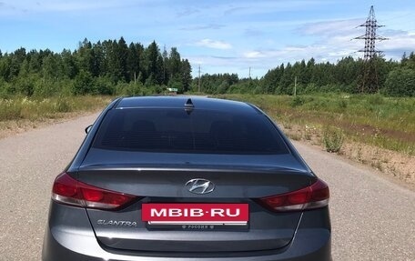 Hyundai Elantra VI рестайлинг, 2018 год, 1 330 000 рублей, 8 фотография