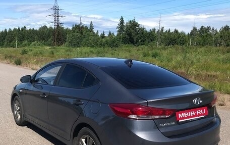 Hyundai Elantra VI рестайлинг, 2018 год, 1 330 000 рублей, 6 фотография