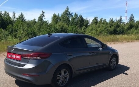 Hyundai Elantra VI рестайлинг, 2018 год, 1 330 000 рублей, 9 фотография