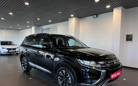 Mitsubishi Outlander III рестайлинг 3, 2021 год, 2 840 000 рублей, 1 фотография