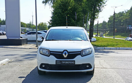 Renault Logan II, 2018 год, 697 000 рублей, 2 фотография