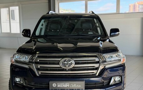 Toyota Land Cruiser 200, 2017 год, 6 445 000 рублей, 2 фотография