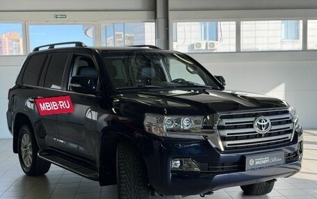 Toyota Land Cruiser 200, 2017 год, 6 445 000 рублей, 3 фотография