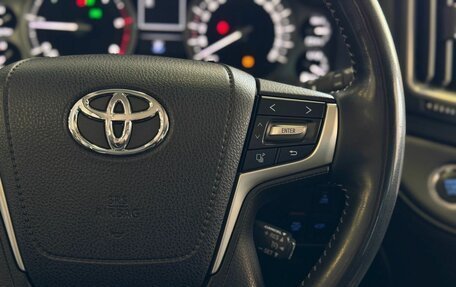 Toyota Land Cruiser 200, 2017 год, 6 445 000 рублей, 19 фотография