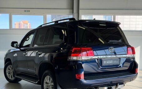 Toyota Land Cruiser 200, 2017 год, 6 445 000 рублей, 8 фотография