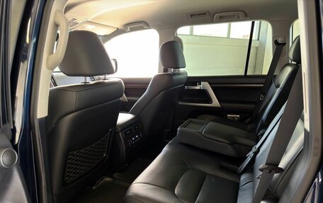 Toyota Land Cruiser 200, 2017 год, 6 445 000 рублей, 15 фотография