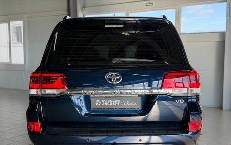 Toyota Land Cruiser 200, 2017 год, 6 445 000 рублей, 9 фотография