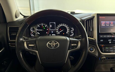 Toyota Land Cruiser 200, 2017 год, 6 445 000 рублей, 18 фотография