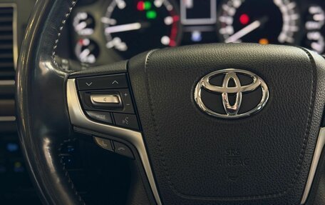 Toyota Land Cruiser 200, 2017 год, 6 445 000 рублей, 20 фотография