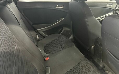 Hyundai Solaris II рестайлинг, 2015 год, 990 000 рублей, 13 фотография