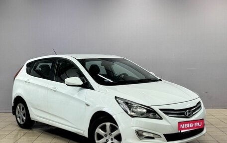 Hyundai Solaris II рестайлинг, 2015 год, 990 000 рублей, 3 фотография