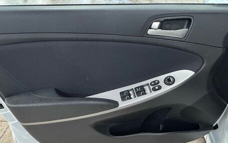 Hyundai Solaris II рестайлинг, 2015 год, 990 000 рублей, 15 фотография
