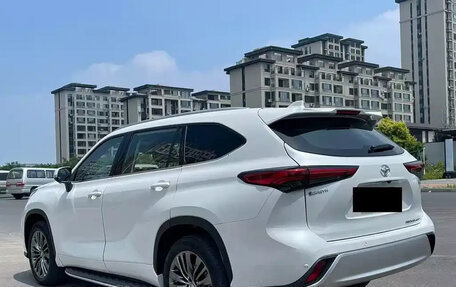 Toyota Highlander, 2025 год, 6 270 000 рублей, 3 фотография