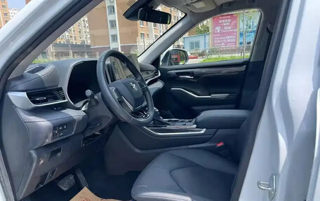 Toyota Highlander, 2025 год, 6 270 000 рублей, 6 фотография
