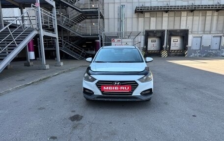 Hyundai Solaris II рестайлинг, 2017 год, 560 000 рублей, 2 фотография