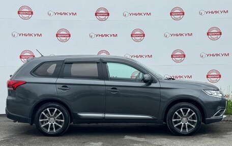 Mitsubishi Outlander III рестайлинг 3, 2015 год, 1 699 000 рублей, 6 фотография