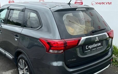 Mitsubishi Outlander III рестайлинг 3, 2015 год, 1 699 000 рублей, 14 фотография